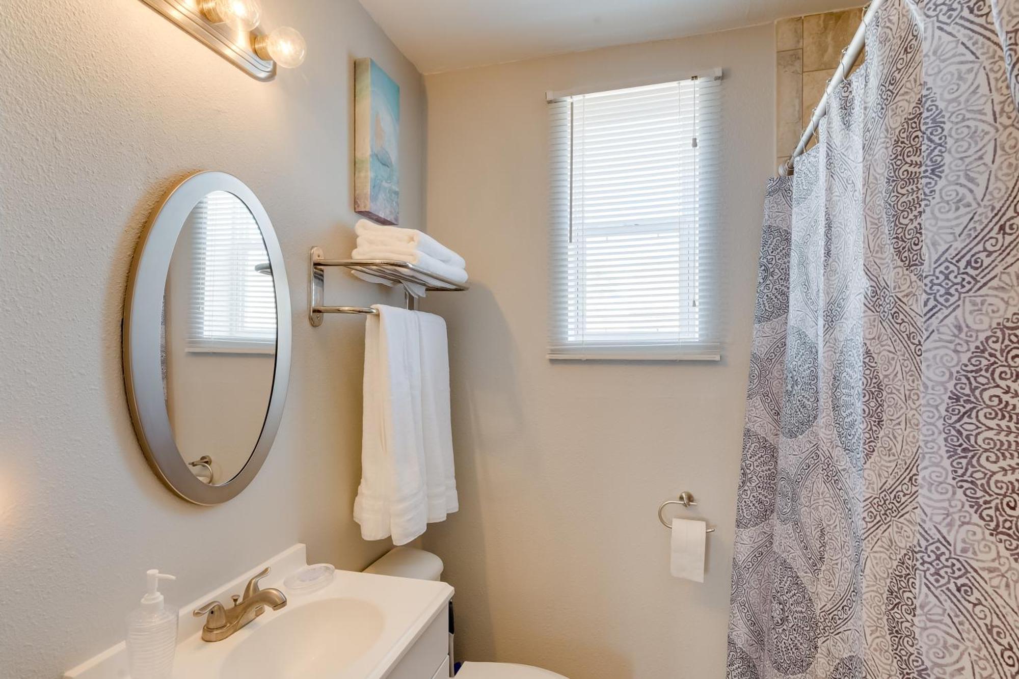 Beautiful Galveston Apt With Deck Less Than 3 Mi To Dtwn! Exterior foto